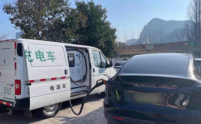 安泽汽车搭电